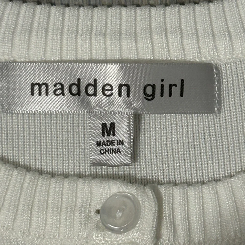 NWOT! Women's Madden Girl White Knit Sweater Vest - MEDIUM - Picture 6 of 9